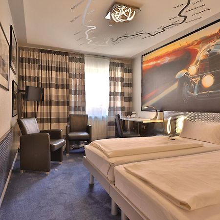 Apart Hotel Deutschmeister Бад Мергентхайм Екстериор снимка