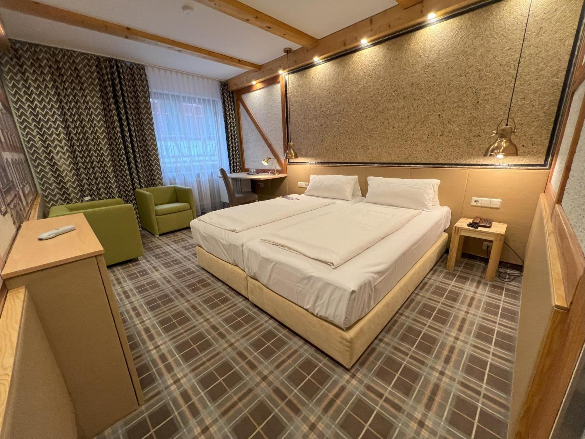 Apart Hotel Deutschmeister Бад Мергентхайм Екстериор снимка