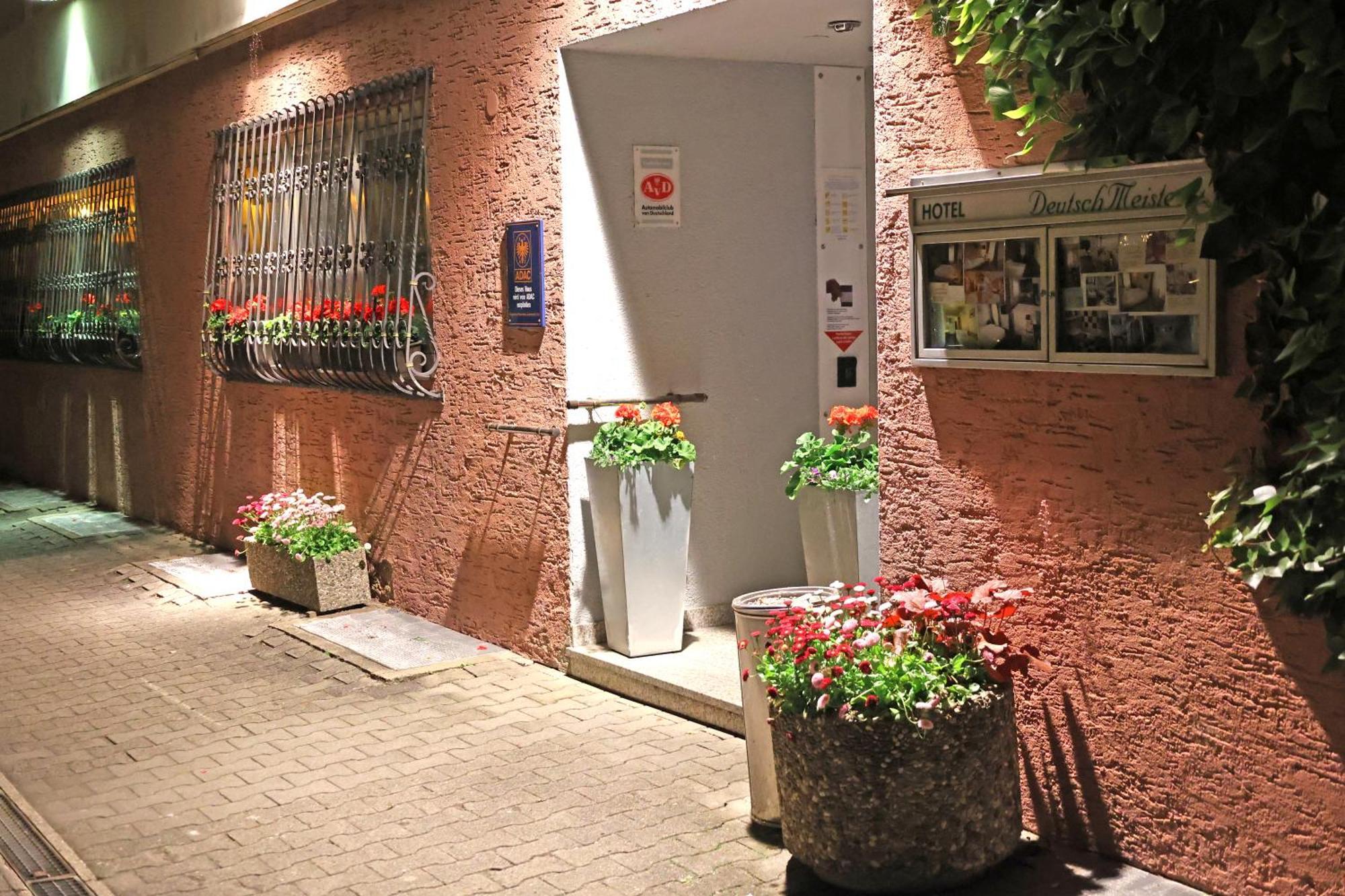 Apart Hotel Deutschmeister Бад Мергентхайм Екстериор снимка