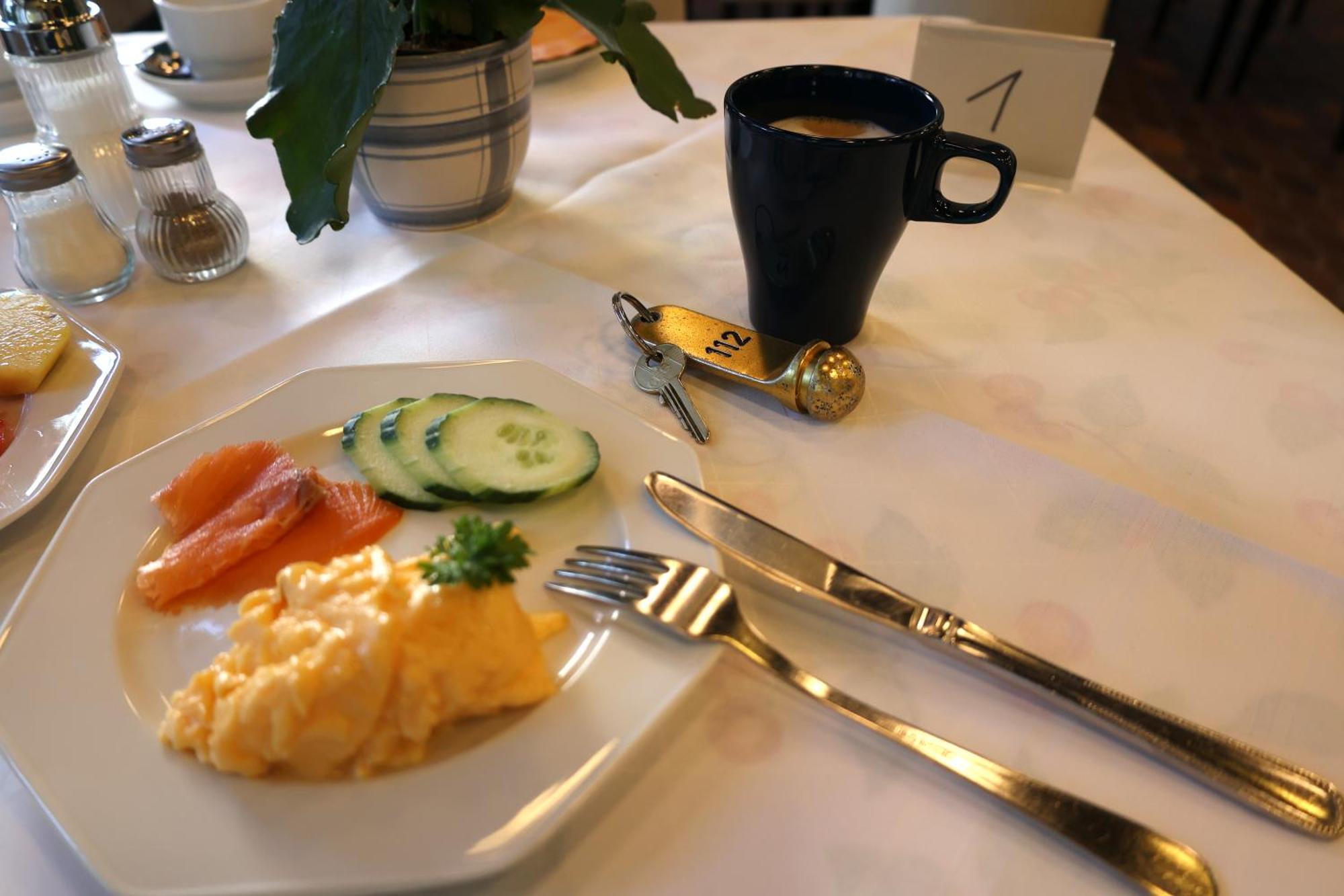 Apart Hotel Deutschmeister Бад Мергентхайм Екстериор снимка