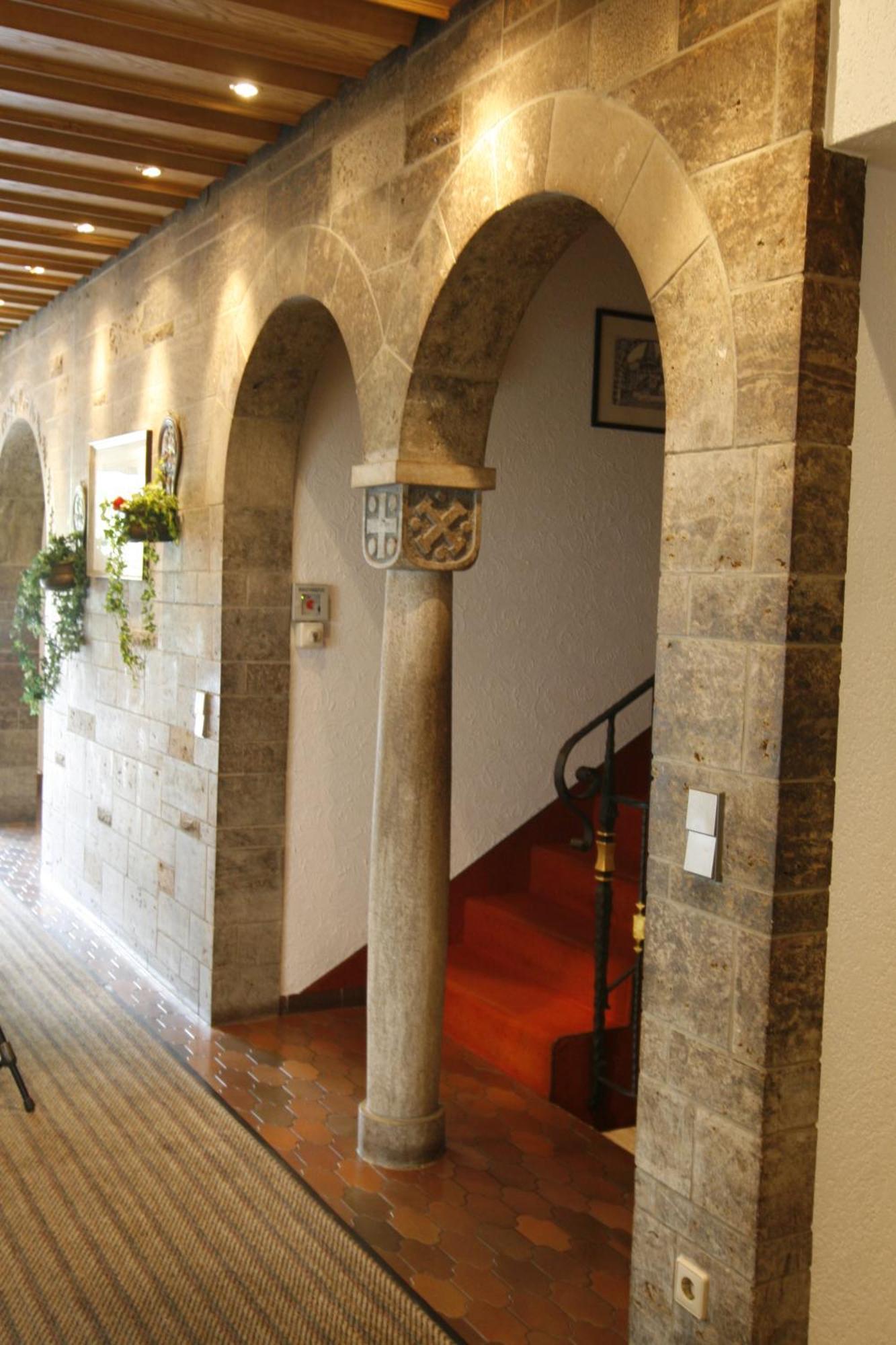 Apart Hotel Deutschmeister Бад Мергентхайм Екстериор снимка